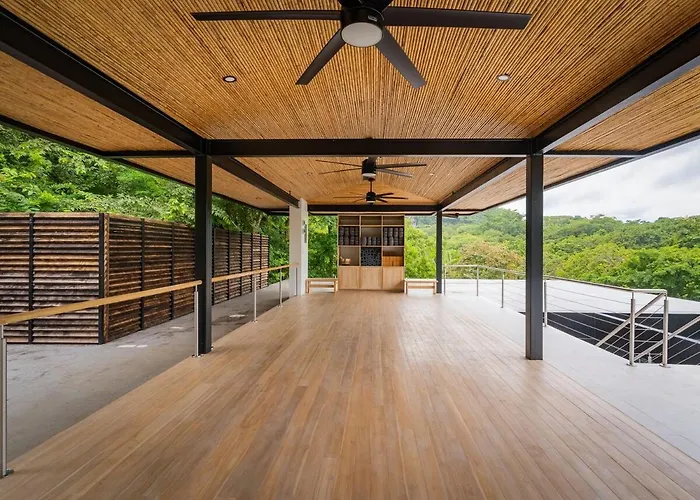 Modern 4br With Pool, Walk2beach, Yoga Deck, Sleeps 14