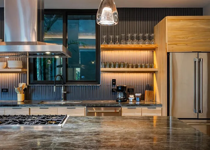 Modern 4br With Pool, Walk2beach, Yoga Deck, Sleeps 14 Villa *