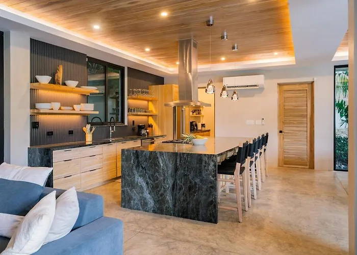 Villa Modern 4br With Pool, Walk2beach, Yoga Deck, Sleeps 14
