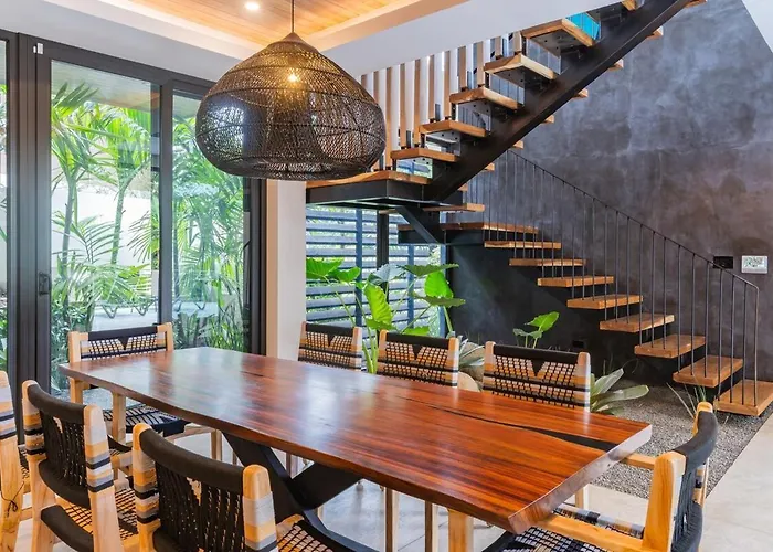 Modern 4br With Pool, Walk2beach, Yoga Deck, Sleeps 14 Villa *