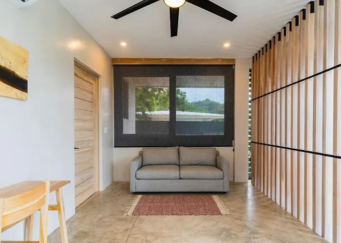Modern 4br With Pool, Walk2beach, Yoga Deck, Sleeps 14 Villa *