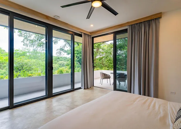 Modern 4br With Pool, Walk2beach, Yoga Deck, Sleeps 14 Villa