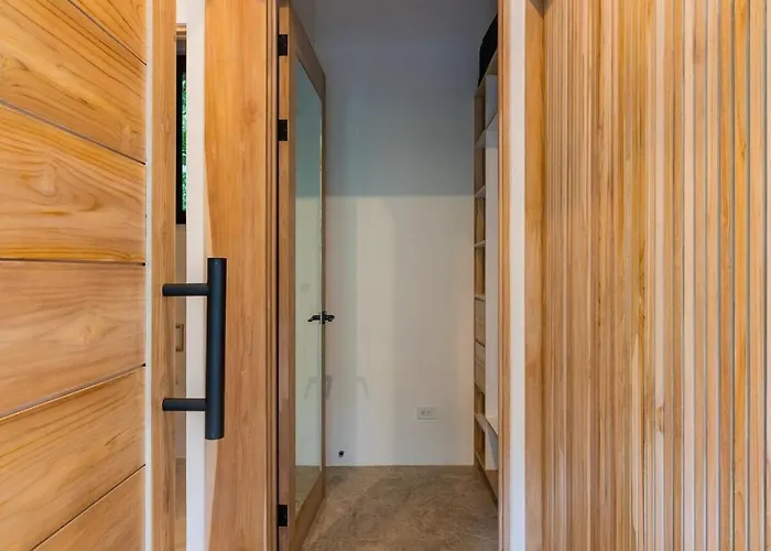 Villa Modern 4br With Pool, Walk2beach, Yoga Deck, Sleeps 14 *