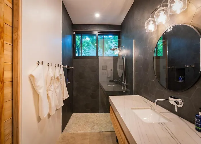 Villa Modern 4br With Pool, Walk2beach, Yoga Deck, Sleeps 14