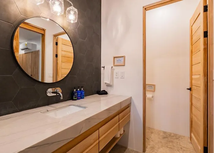 Modern 4br With Pool, Walk2beach, Yoga Deck, Sleeps 14 Villa *