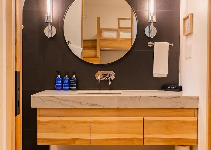 Modern 4br With Pool, Walk2beach, Yoga Deck, Sleeps 14