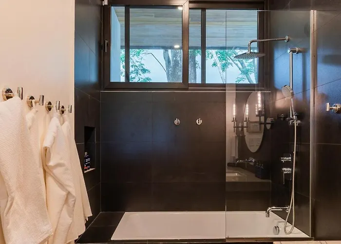 Villa Modern 4br With Pool, Walk2beach, Yoga Deck, Sleeps 14