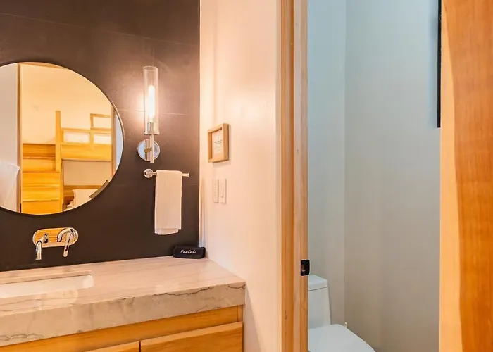 Modern 4br With Pool, Walk2beach, Yoga Deck, Sleeps 14 Villa