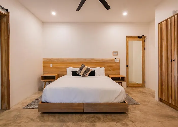 Modern 4br With Pool, Walk2beach, Yoga Deck, Sleeps 14 *