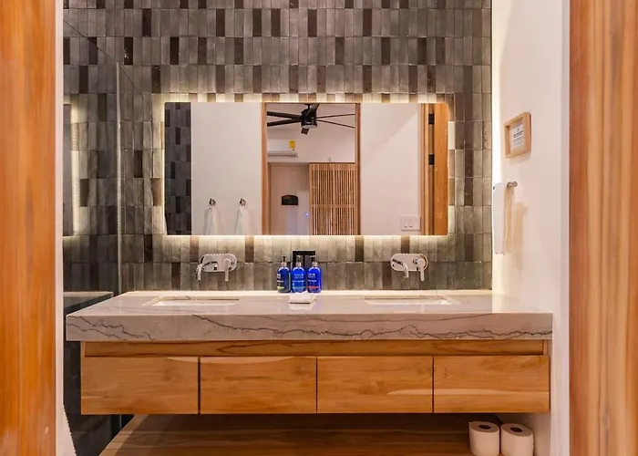 Villa Modern 4br With Pool, Walk2beach, Yoga Deck, Sleeps 14 *