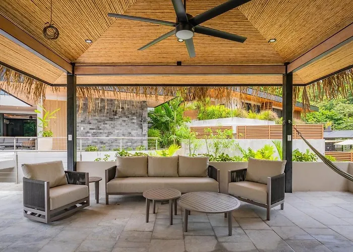 Modern 4br With Pool, Walk2beach, Yoga Deck, Sleeps 14