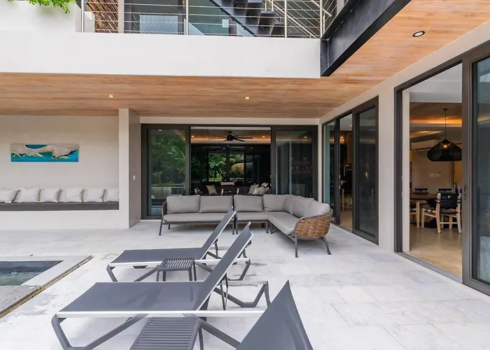 Villa Modern 4br With Pool, Walk2beach, Yoga Deck, Sleeps 14 *