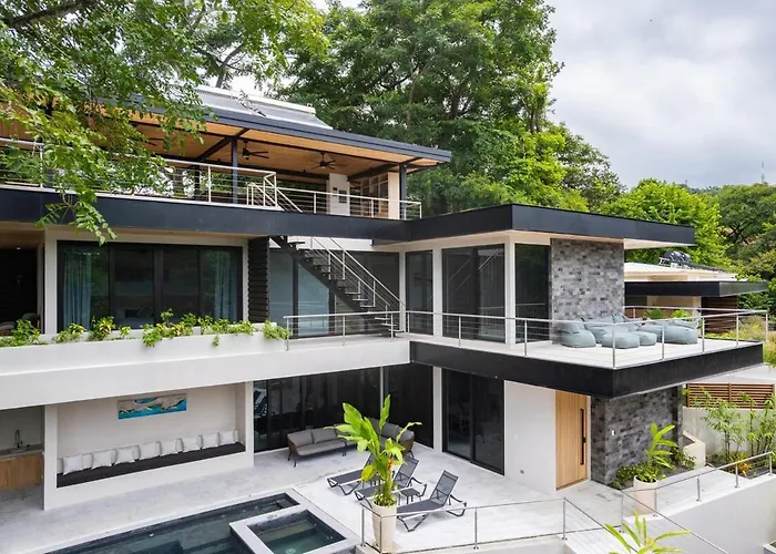 Modern 4br With Pool, Walk2beach, Yoga Deck, Sleeps 14 Villa *